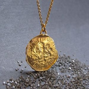 14k Yellow solid gold necklace with stamping coin.